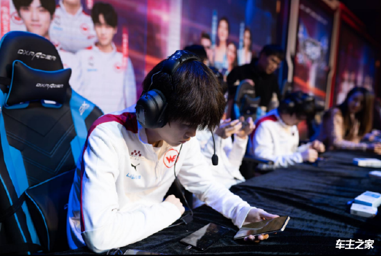 今日LPL赛程 16：45 EDG vs FPX