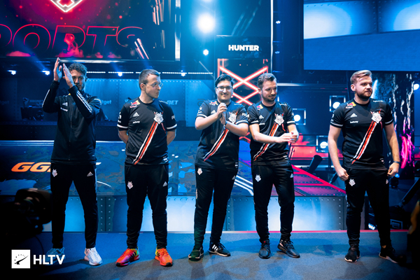 英文采访Lwx：最近队伍在努力减少失误 FPX这300胜场挺不容易的